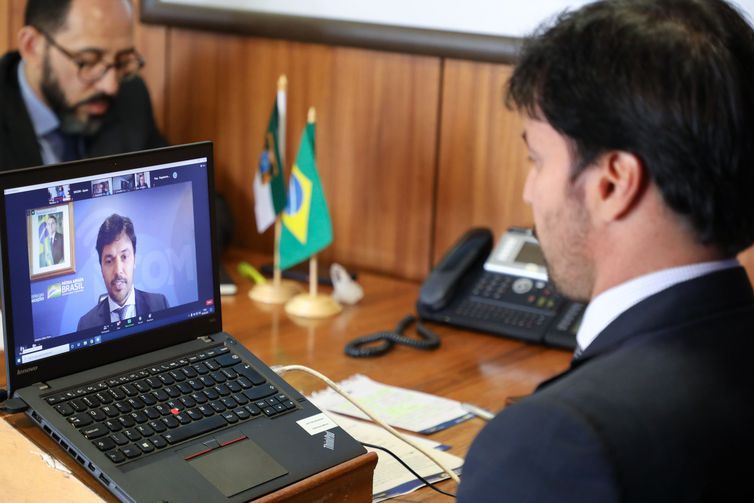 Brasil terá 5G em 20 pontos do país neste ano, diz Fábio Faria
