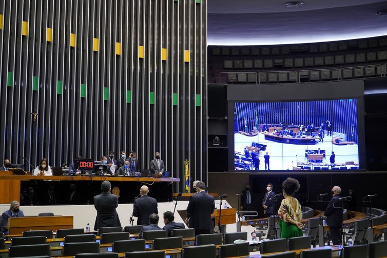 Câmara aprova, em primeiro turno, texto-base da PEC Emergencial