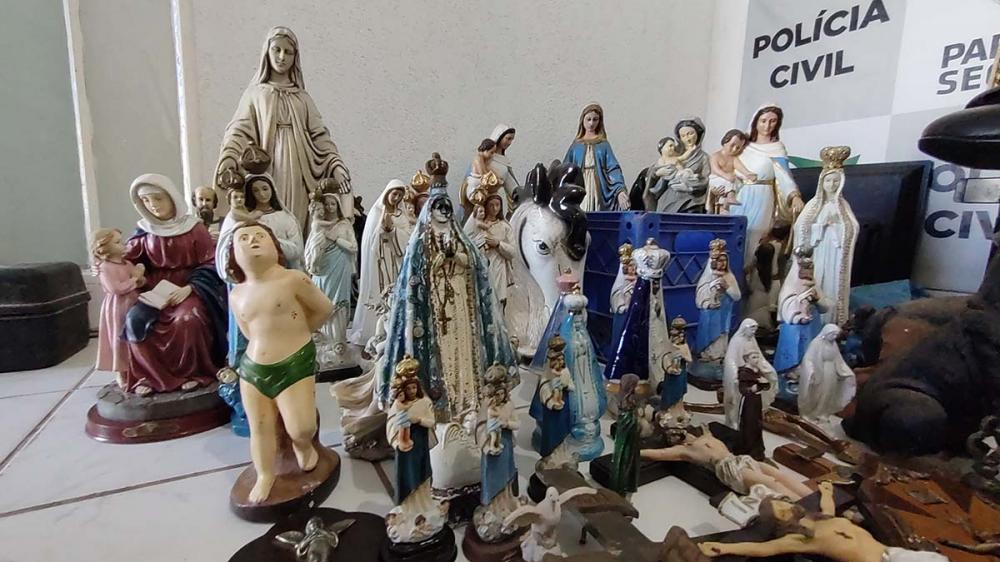 Polícia Civil de Piraí do Sul recupera imagens e quadrado de santos furtados.