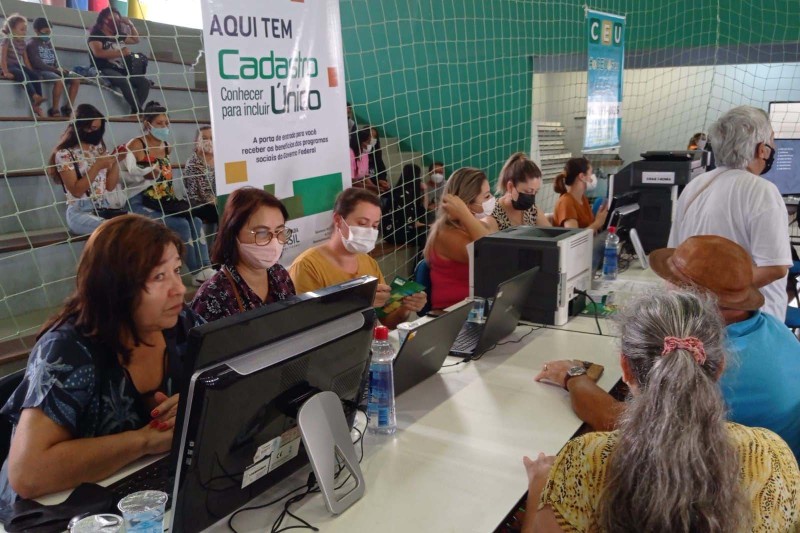 Paraná Cidadão faz mais de 12 mil atendimentos em Almirante Tamandaré