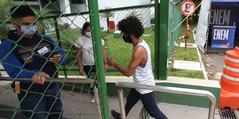 Começa neste domingo a reaplicação do Enem
