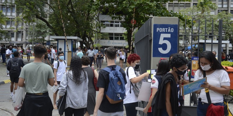 Em reaplicação do Enem 2021, 67% dos inscritos faltaram à prova