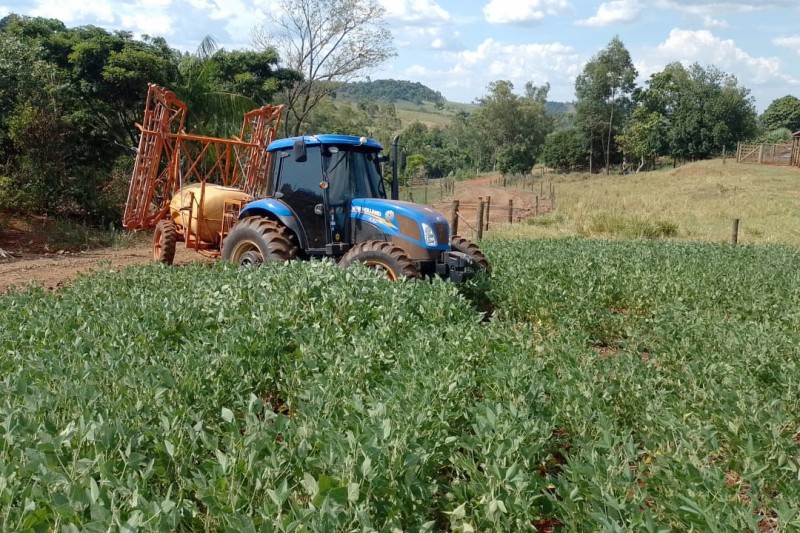 Programa Trator Solidário muda a vida de agricultores de Barbosa Ferraz