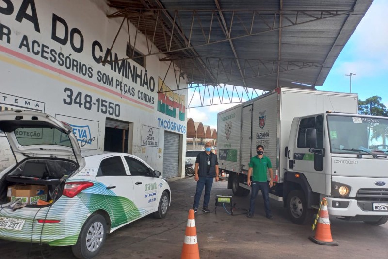Frota de veículos da Ceasa Curitiba passa por teste que mede saída de fumaça