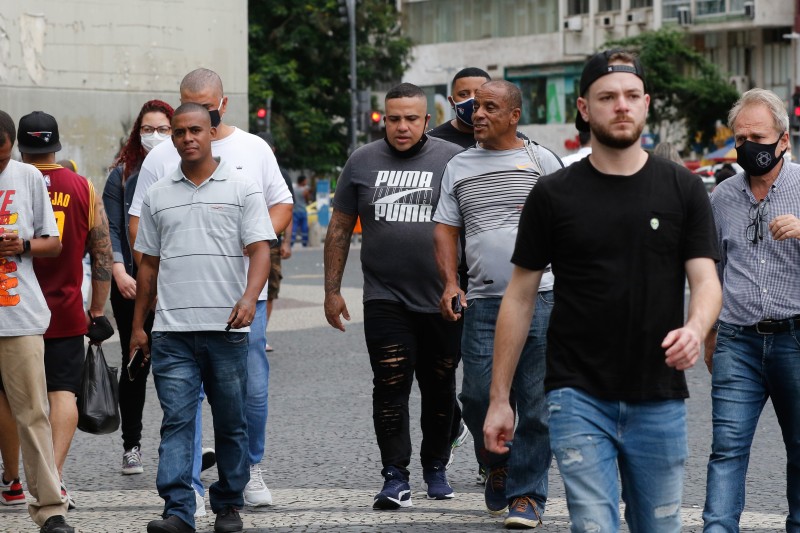 Novo coronavírus causa 17 mil novas infecções em 24h