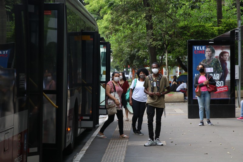 Covid-19: Casos vão a 30.152.402 e mortes a 661.258