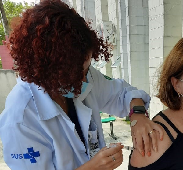 Vacinação contra influenza reduz risco de mortes por doenças crônicas