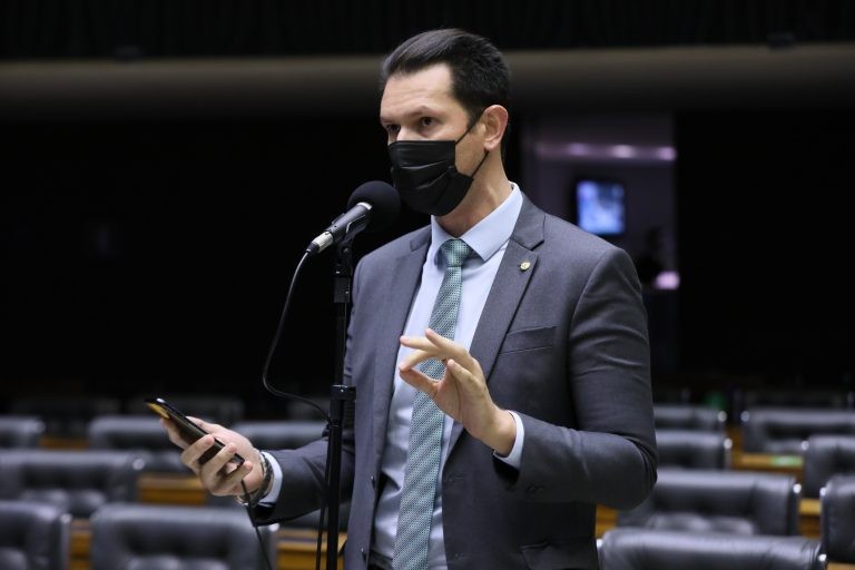 Projeto regulamenta direito de greve de servidor público