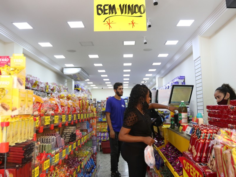 Indicador de emprego da FGV avança 4,5 pontos em abril