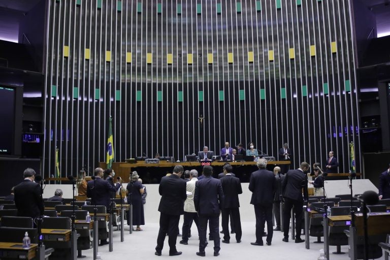Câmara pode analisar seis medidas provisórias nesta terça