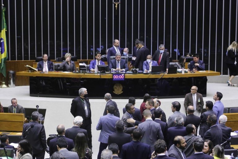 Câmara prossegue nesta quinta-feira votação de projeto sobre educação domiciliar