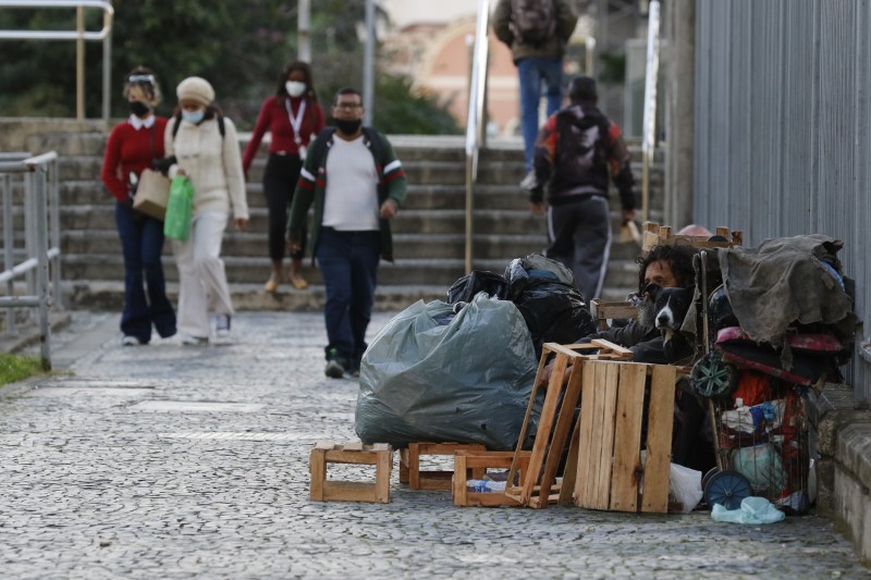 Massa de ar frio começa a se dissipar, mas temperatura ainda é baixa