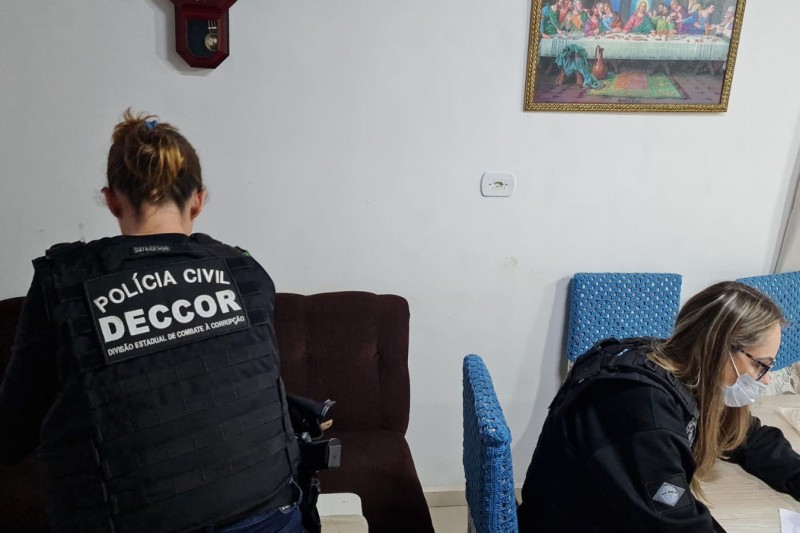 PCPR e MPPR cumprem mandados de busca e apreensão contra servidor de Faxinal