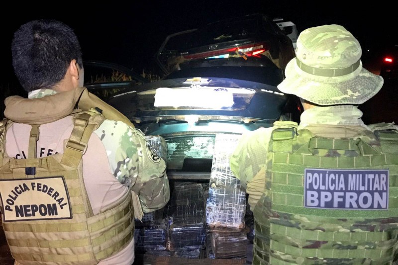 BPFRON e Polícia Federal apreendem mais de uma tonelada de droga em Francisco Alves