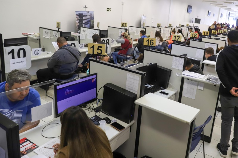 Paraná inicia semana com 10.295 empregos disponíveis nas Agências do Trabalhador