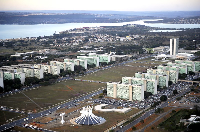 Ciência e Tecnologia e Educação lideram bloqueio orçamentário