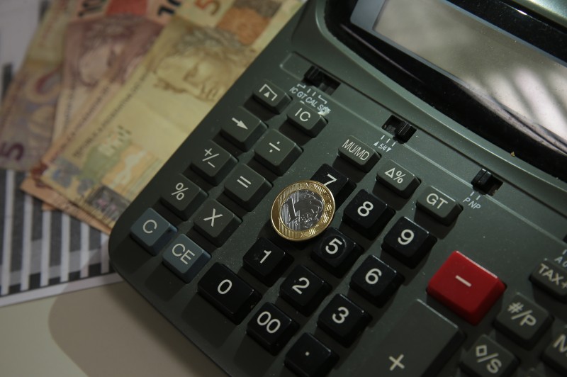 Inflação oficial cai para 0,47% em maio, diz IBGE