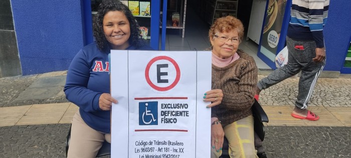 Prefeitura promove blitz educativa sobre uso correto de vagas exclusivas